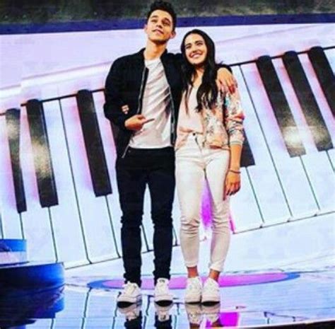 Watch music video maia reficco ft. Te amo y te acompaño a donde sea | Atrizes