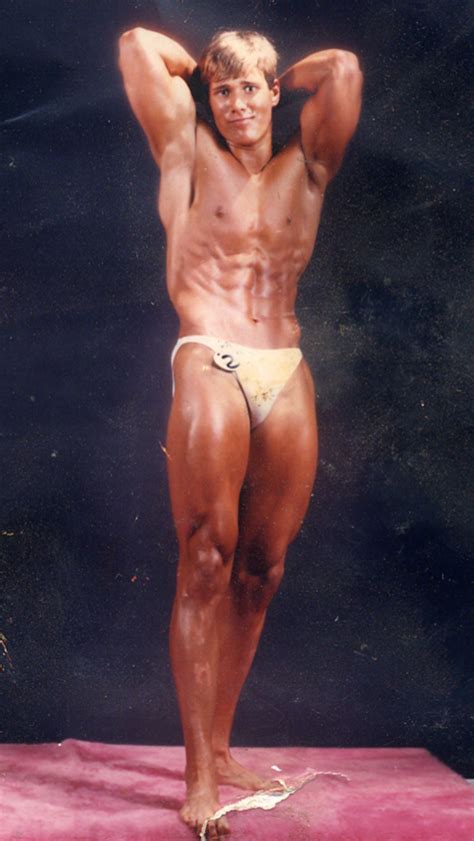 To vote, please use the stars on the bottom. Renowned Bodybuilders Who Were Standouts at Playing Sports