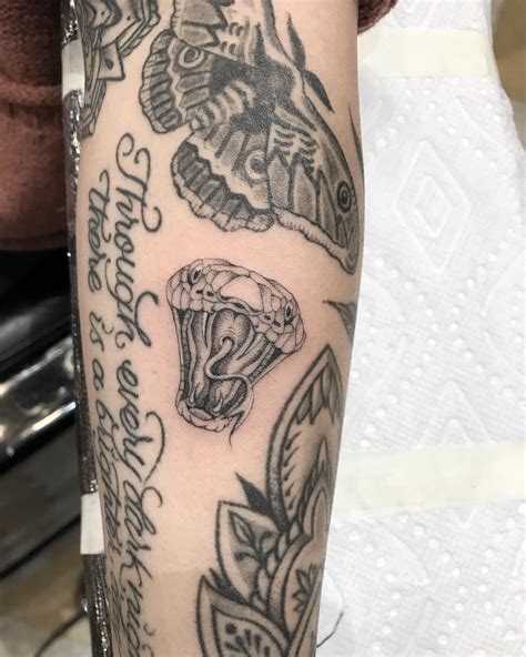 It is also important to approach your tattoo artist with an open mind during the process of selecting a single needle tattoo design. Single needle tattoo by: Mike Jupp | Single needle tattoo