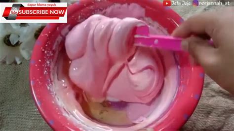 Masukkan campuran tepung gandum ke dalam bancuhan putih telur, kacau rata 6. bolu kukus pop ice strawberry dg 2 telur - YouTube