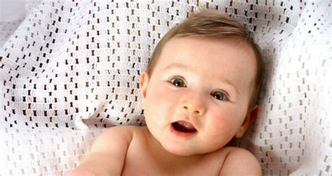 Ab wann babys krabbeln, ist von kind zu kind aber unterschiedlich und hängt von dessem individuellen entwicklungstempo aber auch dem bewegungsdrang und der entdeckerfreude ab. Warum fremdeln Babys
