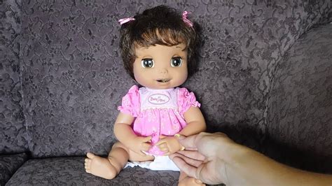 Titles include spanish language and bilingual board books, picture books, and chapter books for all ages and choosing spanish books for kids. SPANISH & ENGLISH SPEAKING BABY ALIVE DOLL - YouTube
