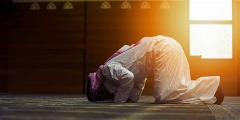 Berikut keutamaan, tata cara, waktu, jumlah rakaat dan bacaan doa setelah sholat tahajud. Batas Waktu Sholat Tahajud yang Tepat Sesuai Syariat Islam ...