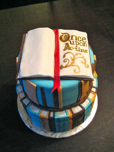 See more ideas about book cakes, book cake, cupcake cakes. Book Cake www.keep-it-sweet... | Boek taarten, Taart, Cakes