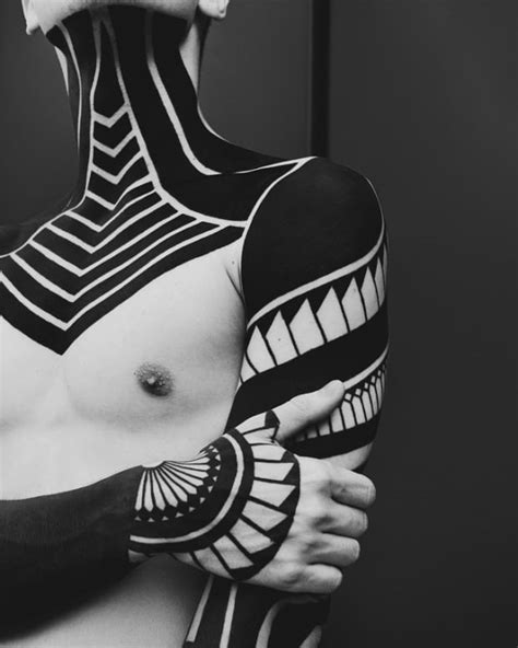 Tattoo artists get a chance to show off their skills and meet. 10 Things to Consider Before Getting a Tattoo - TatRing - Tattoos & Piercings
