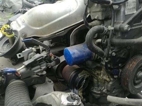 Ini merupakan oil pump (kanan) dan disebelahnya ialah oil screening (kiri) untuk menyedut minyak hitam oleh oil pump untuk dihantar ke keseluruhan bahagian enjin hingga ke head pada bahagian atas. Pengalaman dengan kereta honda civic FD2: water pump