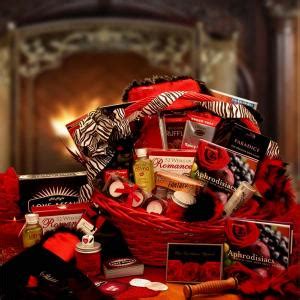 A wonderful gift idea for movie buffs and entertainment junkies. Wedding Night Gift Baskets | LoveToKnow