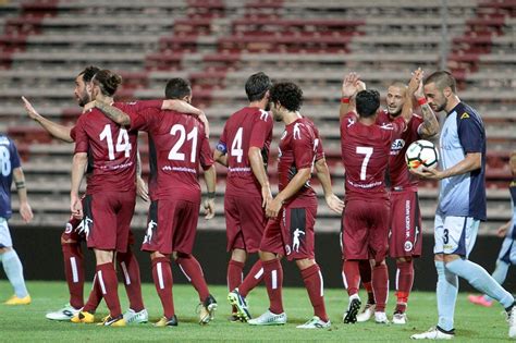 Cittadella secondo, gabriel para un rigore a ménez. Maglie Cittadella 2017-2018, la firma di Boxeur Des Rues