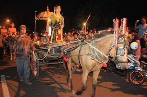Maybe you would like to learn more about one of these? jlajah jepara: TRADISI UNIK DI JEPARA