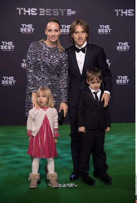 Check out the latest pictures, photos and images of ema modric and luka modric. Luka Modrić kupio luksuznu vilu Zvonimira Bobana i ...