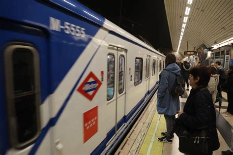 Puede ser utilizada por varias personas. Metro cerrará por obras la línea 4 a partir de enero ...