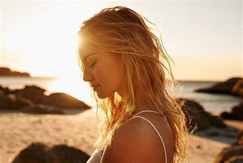 Le soleil est bénéfique pour l'humeur et les os. Le faux coup de soleil, la dernière tendance maquillage ...