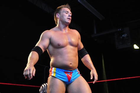 Il a le goût de la rigueur et sait déployer les efforts nécessaires au bon accomplissement de ses projets. Sylvain Grenier Is Back, Bully Ray Out Of ROH Management Role