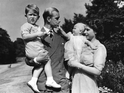 Prinzessin anne ist das zweite kind und die einzige tochter von queen elizabeth ii. Von Battenberg zu Mountbatten: Prinz Philip und seine ...