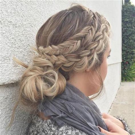 Check spelling or type a new query. 15 Messy Bun Hairstyles To Make You Look Casual And ...