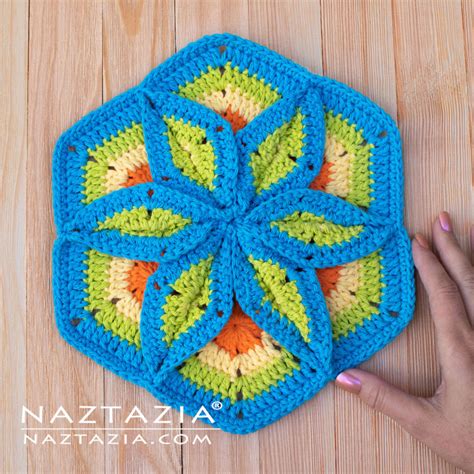 Discover (and save!) your own pins on pinterest. Crochet Flower Pad - Naztazia