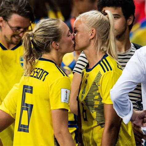 Miedema arrived at the finals in canada with migraines and an injured foot. Deense sterspeelster Harder is op WK supporter van Zweedse ...