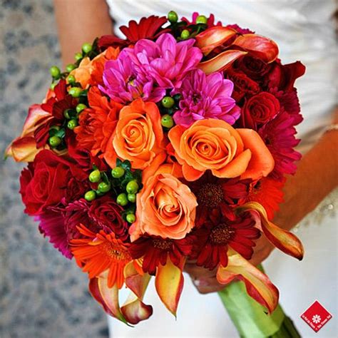 Voir plus d'idées sur le thème bouquet de mariage, bouquet, mariage. bouquet mariage coloré-bouquet mariée rouge , orange et fuchsia (avec images) | Bouquet mariée ...