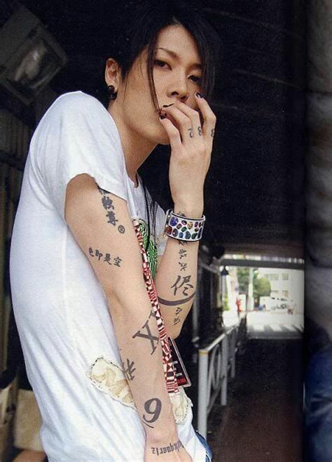 + feel free to add any pictures, comments and information on miyavi♥. asian, japan, and body image | Miyavi, Miyavi tattoo ...