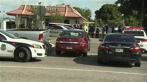 Jun 06, 2021 · june 06, 2021 at 6:53 am edt by wsbtv.com news staff. Police open fire at driver of stolen car in McDonald's ...