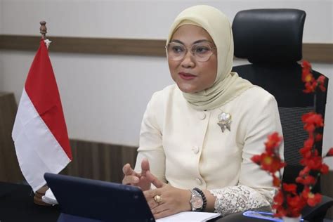 Masih ada beberapa bantuan yang disalurkan oleh pemerintah pada masyarakat indonesia di desember 2020 ini. Menaker Terbitkan Surat Edaran Larangan Pungutan ...