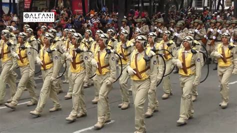 Desde muy temprano las familias mexicanas se dieron cita en el lugar para presenciar a las fuerzas armadas de méxico. DESFILE MILITAR MEXICANO 2015 - YouTube