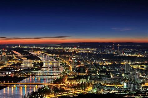 Éjszakai kijárási tilalmat vezettek be olaszország egy részén. Egész napos kijárási tilalom jön Ausztriában! - Ugytudjuk.hu