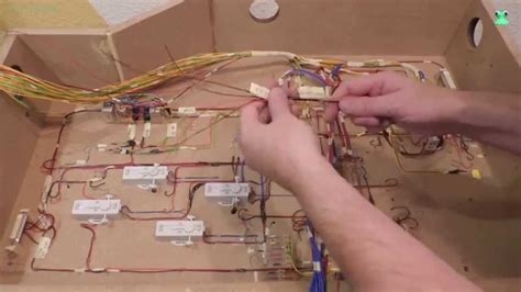 Tunnelbau ist eine der anspruchsvollsten disziplinen in der bautechnik und gleichzeitig eine der kernkompetenzen der porr. Modellbahn Spur N / 1:160 - Teil 4 - Kabeln verlegen, Einbau Relaissteuerung und Signale ...