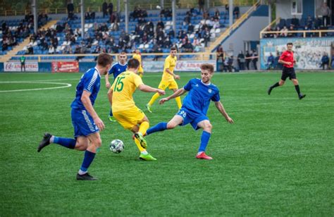 It is the highest division of professional football league. Перша ліга: «Кремінь» вдома програв «Прикарпаттю» (відео ...