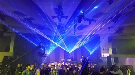 מאז עברה גלי צהל שינויים רבים והפכה לתחנה האהובה והמוכרת ביותר במדינה. שרון גל ועמית BLAZE בשידור חי אולמי חצר המלכה - YouTube