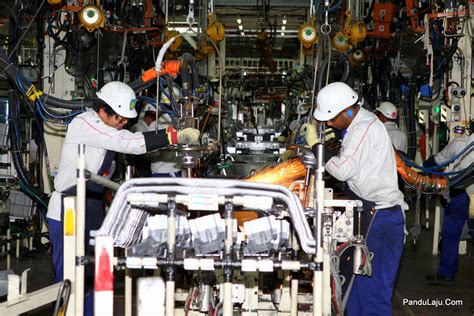 National emission test centre officially launched via autoworld.com.my. PGMSB Kilang Perodua EEV Pertama Di Malaysia (+ Video)