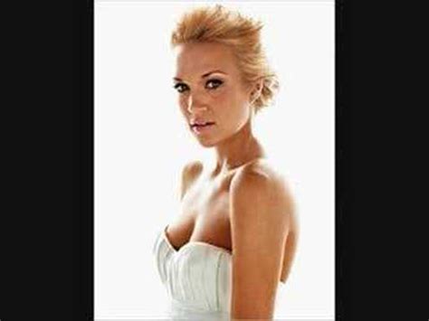 She is one of the leading singers not to mention blonde celebrities. Last Name{Carrie Underwood} - YouTube