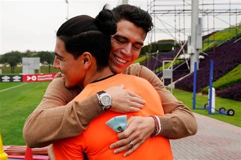 Hector moreno is dolblij dat zijn transfer naar psv is afgerond. Héctor Moreno se reencuentra con sus excompañeros del PSV ...