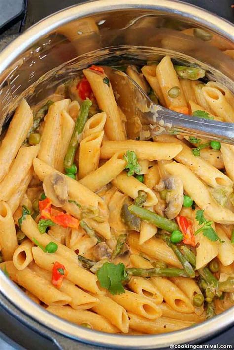 I am obsessed with this creamy chipotle pasta. Instant Pot Spicy Chipotle Pasta - Cooking Carnival