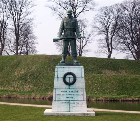 Hotels near frankie's fun park. MaritimeQuest - Fallen Soldier Monument, Copenhagen, Denmark