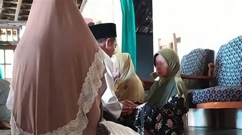 Dan makna tersebut rupanya menjadi sebuah … Sungkem Idul Fitri 1441 H - YouTube