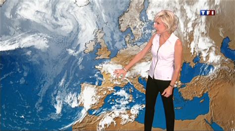 Evelyne dhéliat ne pourra pas terminer sa phrase. vuesalatele: 2011 09 01 @19H56 - EVELYNE DHELIAT - TF1 - METEO