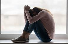 crying depressed sit openheid werkomgeving problemen psychische aandoeningen
