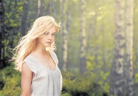 Regarde sublime femme enceinte exhibe son corps nu sur luxuretv. Sublime clip Lolita Lempicka avec Elle Fanning. - Paperblog
