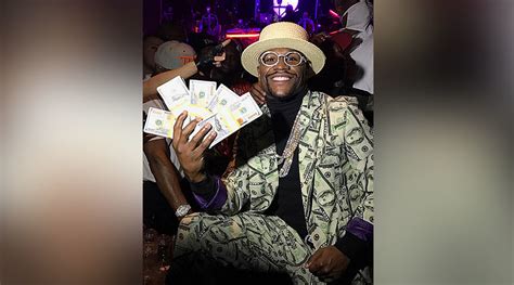 They call him money' mayweather for a reason. 'Money' Mayweather roasts legacy doubters with $100mn ...