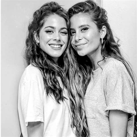 Otra más que no entendió nada. Cami y Tini Stoessel se hicieron tatuaje juntas en su ...