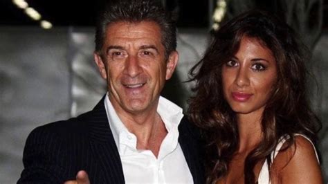 La storia tra loro è cominciata nel 2018. Ezio Greggio e Romina Pierdomenico: «La differenza di età ...