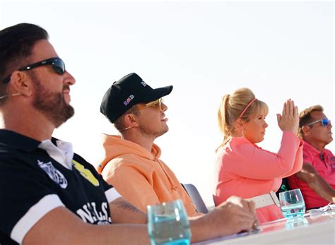 „egal, du hattest mich nach dem ersten hallo, dieter! Michael Wendler kommt bei DSDS 2021 nicht gut an! - STARZIP