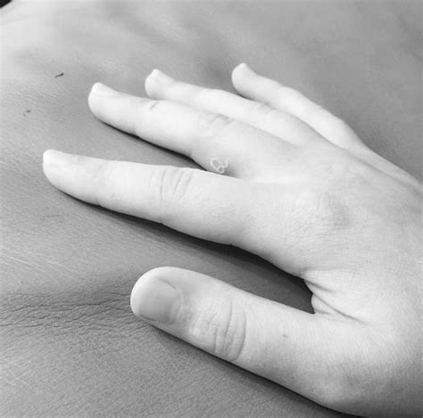 39 tanning with tattoos ranked in order of popularity and relevancy. Pros & Cons Of White Ink Tattoos On Skin (2021) Dark ...