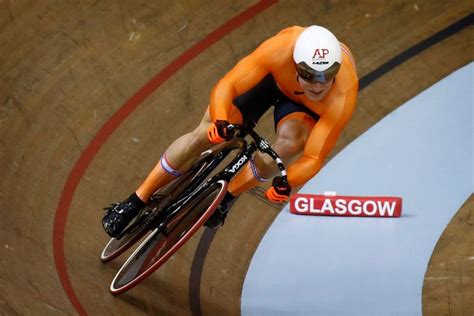 He was, however, reeled back in and overhauled by dutch compatriot harrie lavreysen to take this down to a third and final race for gold. Van Riessen pakt goud op keirin | Nederlands voetbal ...