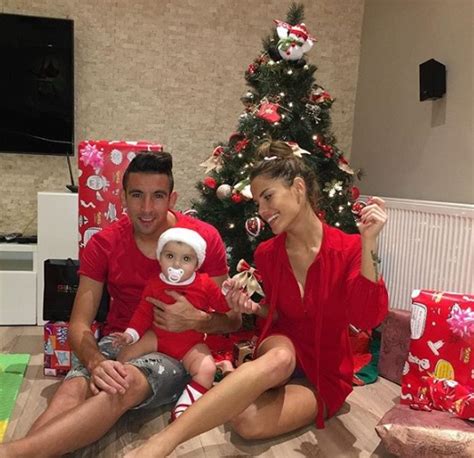 El lateral de la roja mauricio isla celebra hoy sus 31 años de vida y su esposa gala caldirola le escribió tiernas palabras desde españa. ¡Luz se robó las miradas! Gala Caldirola enternece la web ...