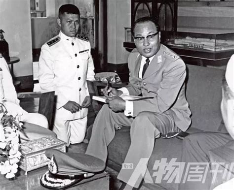 而緬甸武裝部隊總司令辦公室發言人紹敏通（zaw min tun）上周說，緬甸武裝部隊總司令敏昂萊（min aung hlaing）已指出，大選出現了欺詐和不公平。 雖然各方當時追問軍方政變的可能性，但紹敏通拒絕正面回應，但也沒排除相關的可能性。 緬甸領導人的歸宿｜國際 - 每日頭條