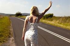 hitchhiker stoppeur lifter hitchhike vids expressway aantrekkelijk