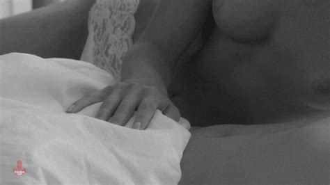 Hot twinks on spooning position. EDEN GIF CARROZZERIE (4) | LOTTOEDEN