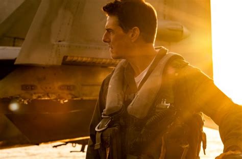 Tom cruise is superb as maverick mitchell, a young flyer who's out to become the best. Tom Cruise Gets Back in the Cockpit in New Trailer for Top ...
